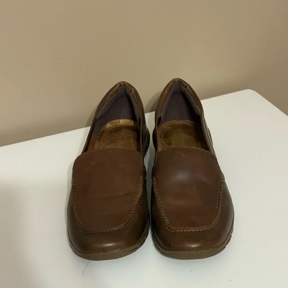 Easy Spirit comfortable brown